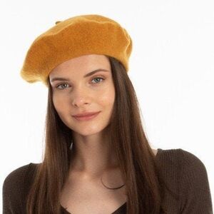 Augus T Mustard wool beret-cap.